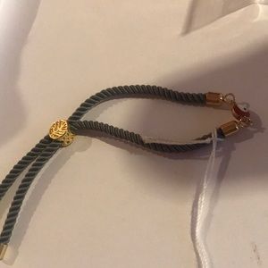 Adjustable fit to size bracelet